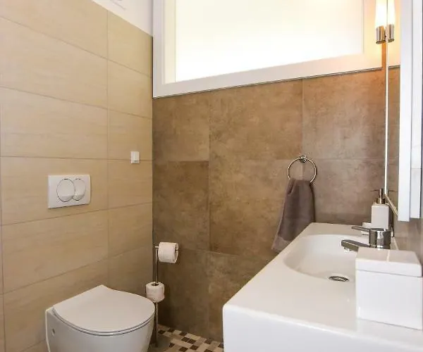 Apartment Laura Pag Town