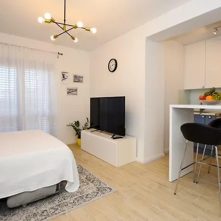 Laura Apartment Pag Town
