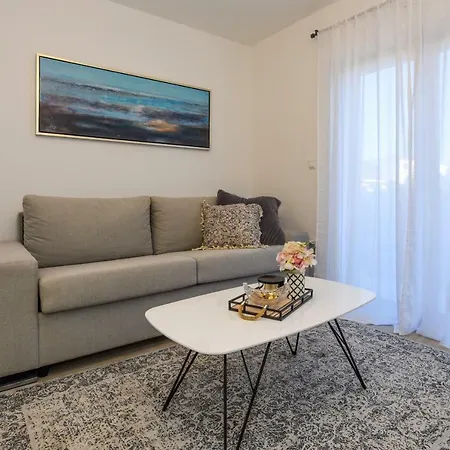 Apartment Laura Pag Town