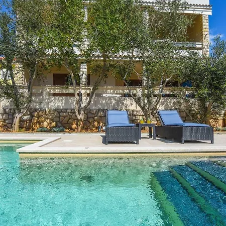 Laura Apartment Pag Town